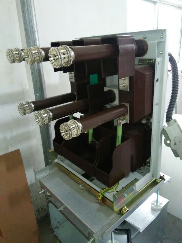ZN65-12户内真空断路器 威川电气生产商