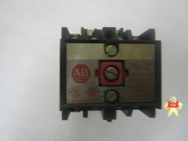 Allen-Bradley    700-PK400A1    安全继电器 