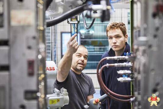 ABB机器人：为ArrayPlastics生产线带来优势