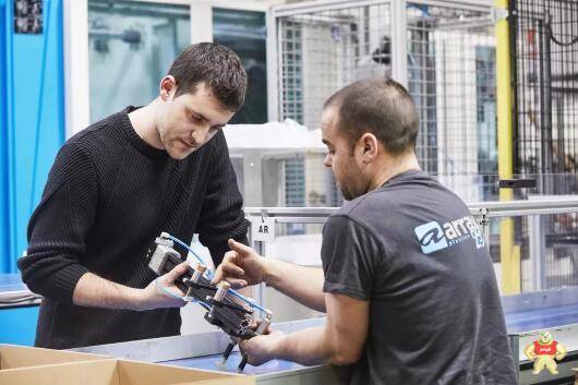 ABB机器人：为ArrayPlastics生产线带来优势