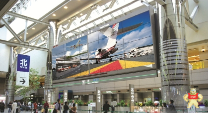 在“智慧机场”概念的带动下台达大屏幕成功应用机场当中