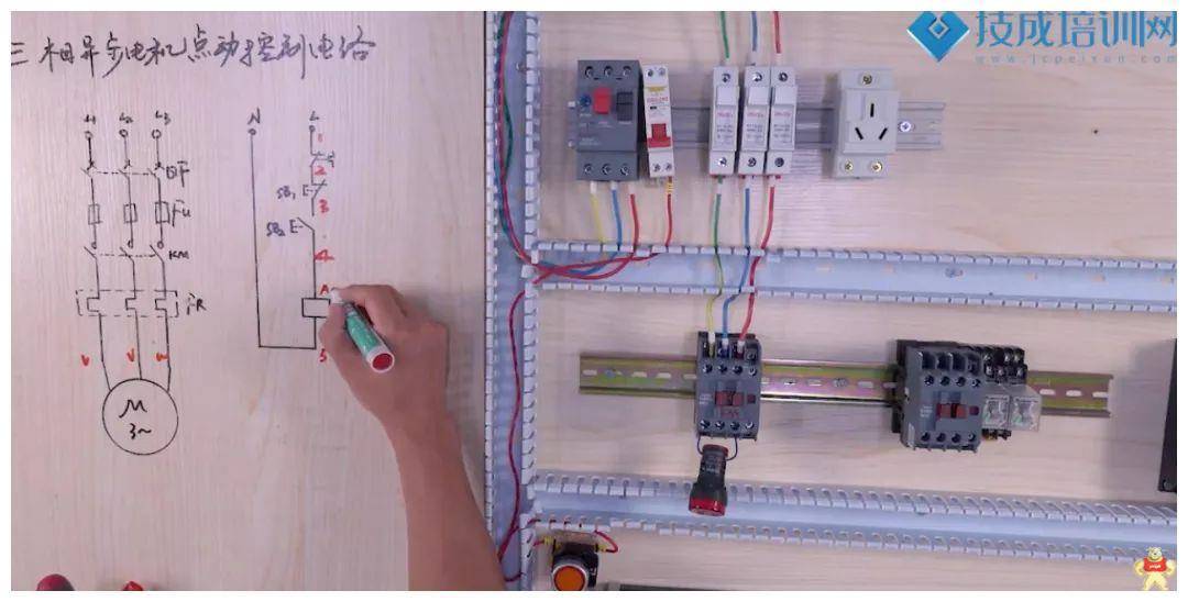 三相异步电动机启停控制电路设计详解