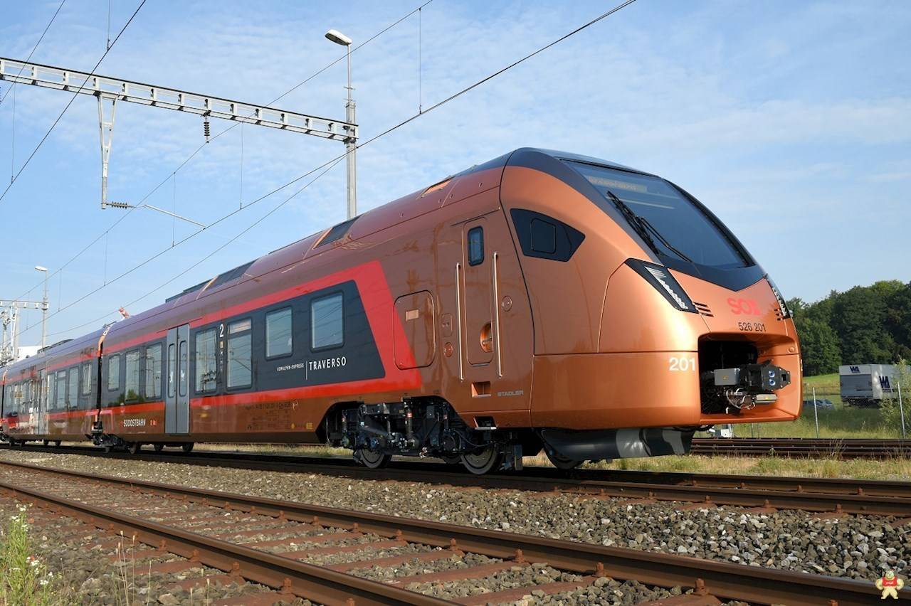 在美国,订单包括卡尔特林19辆双层列车的牵引转换器,以满足旧金山湾区