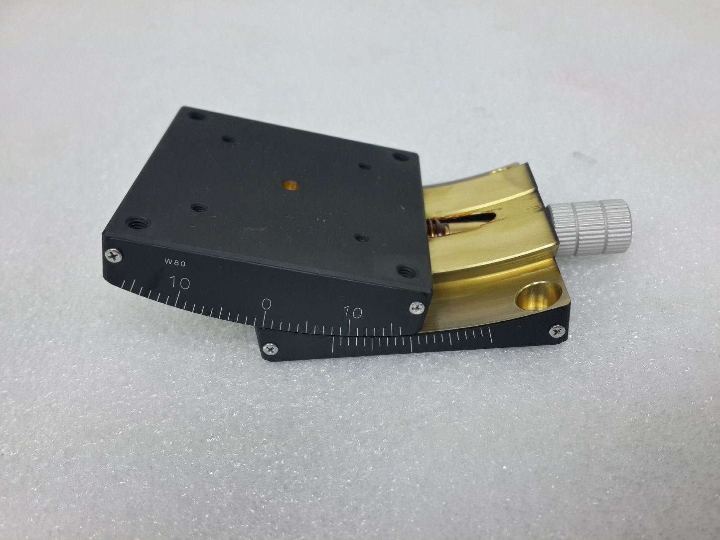 MISUMI GFWG60-60 Goniometer Tiltilng Stage W80 positioner 60