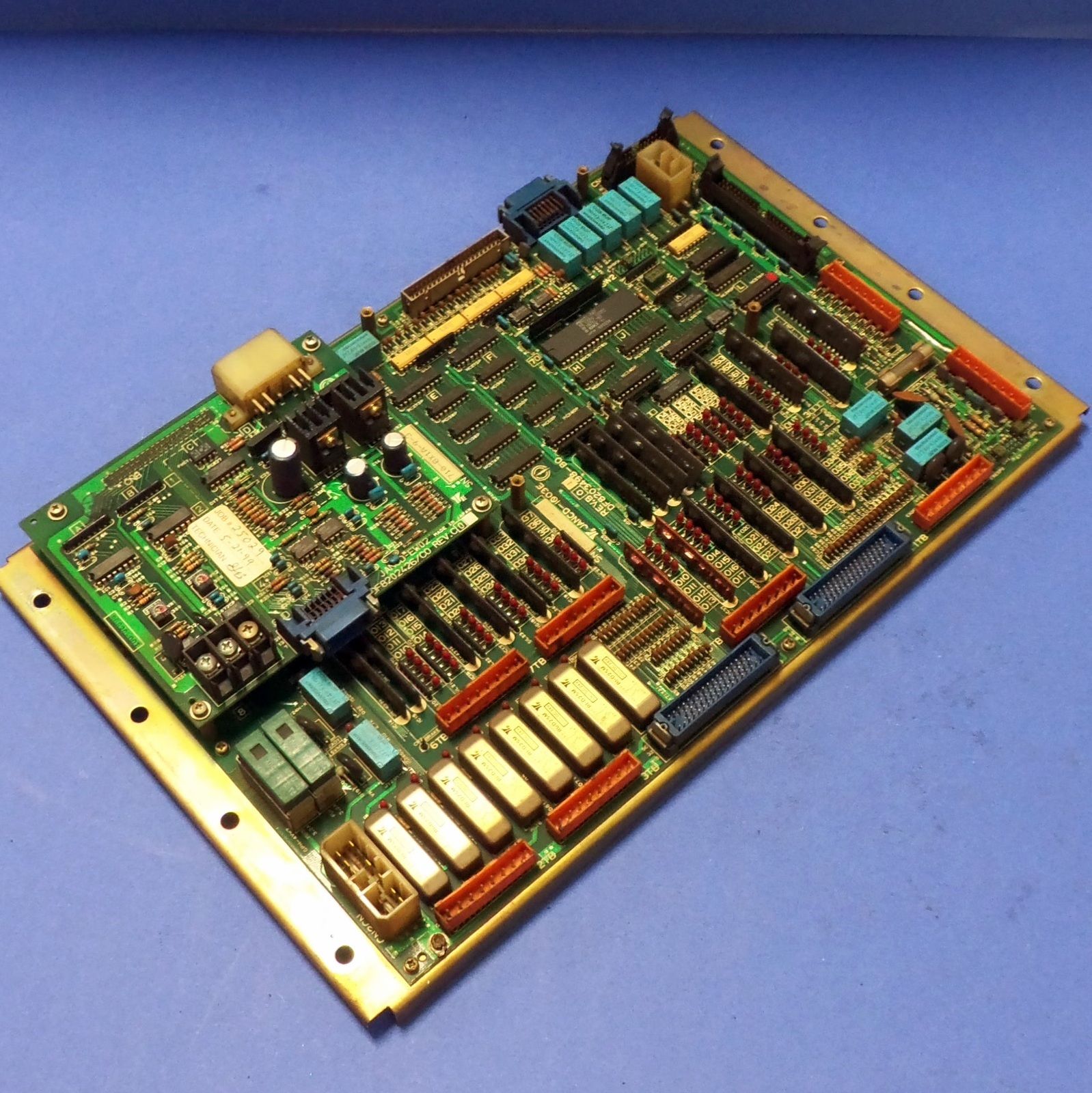 YASKAWA DF82O3498-BO REV.BO1 MOTHERBOARD BACKPLANE JANCD-10O