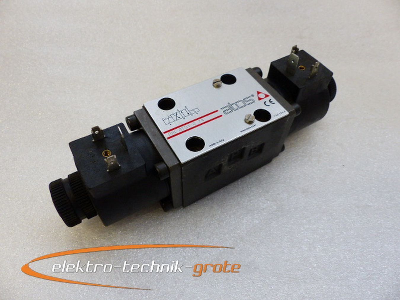Atos DHI-0751/2 24 Wegeventil mit 2 Stck. SP-COI-110/50/60/8