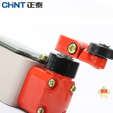 正泰行程开关YBLX-P1-120/1G 限位开关 可调滚轮摇臂式自复位220V 正泰,全新,行程开关