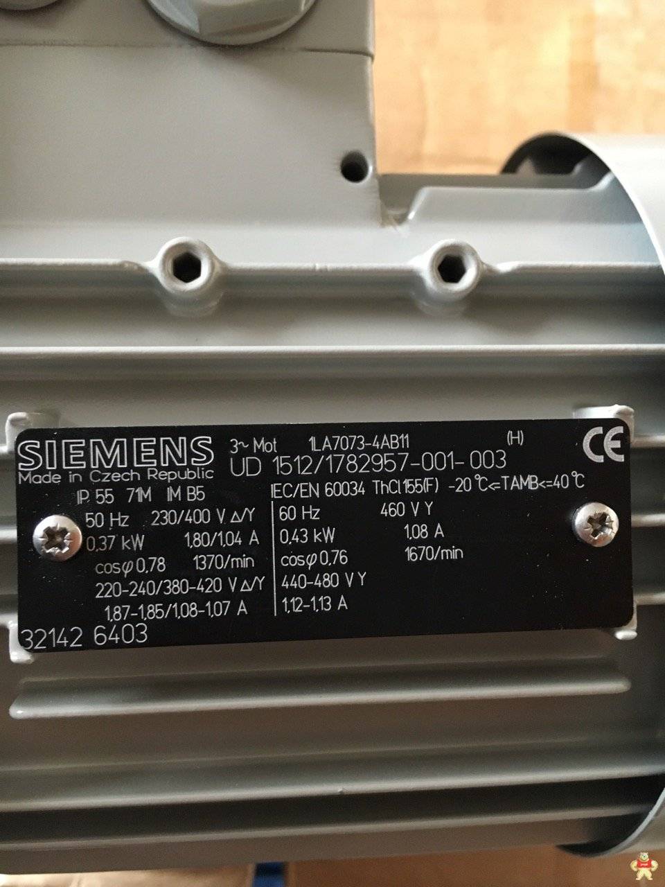 西门子进口电机1LE1001-0BB32-2KA4 0.18KW 4P B14 