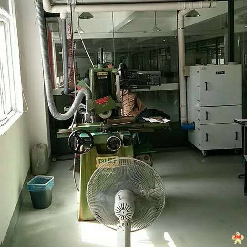 大量生产工业吸尘器 磨床吸尘器 平面磨床吸尘器 打磨粉尘吸尘器厂家 布袋集尘机,磨床吸尘器,磨床集尘机,磨床集尘器,脉冲吸尘器
