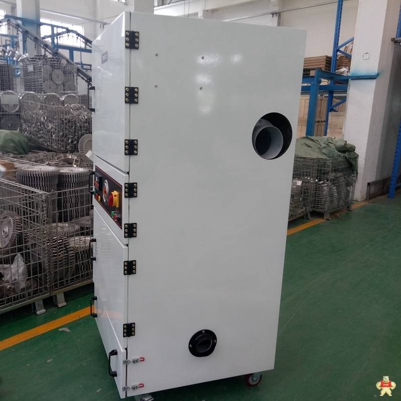 大量生产工业吸尘器 磨床吸尘器 平面磨床吸尘器 打磨粉尘吸尘器厂家 布袋集尘机,磨床吸尘器,磨床集尘机,磨床集尘器,脉冲吸尘器
