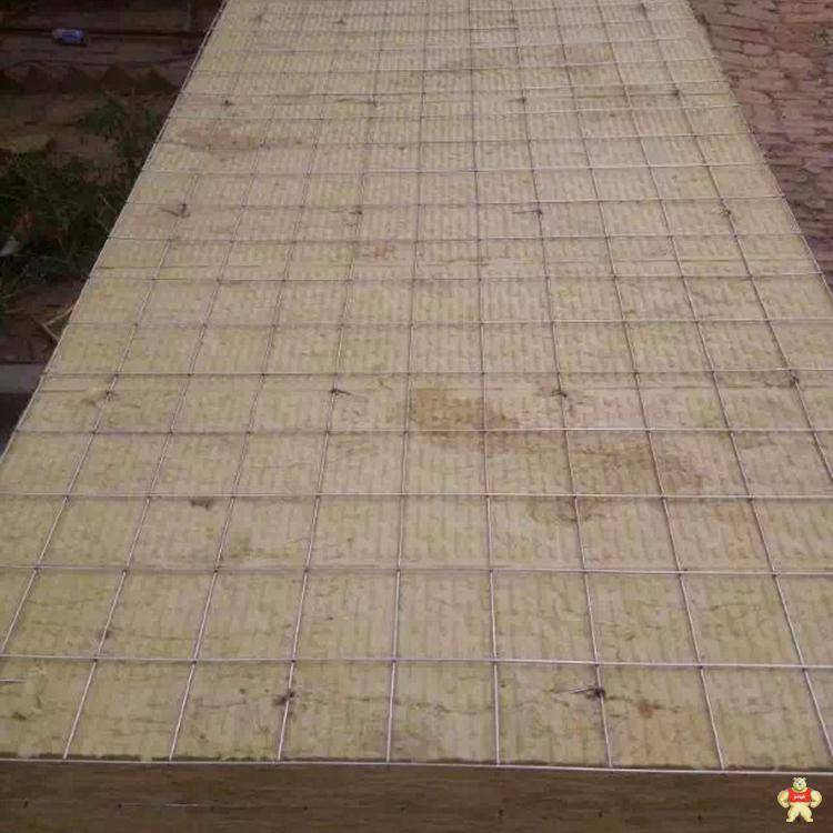 泰安岩棉插丝板 复合岩棉板,屋面岩棉板,岩棉板,岩棉复合板,外墙复合岩棉板