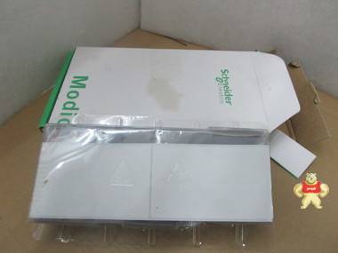 SCHNEIDER 140CRP81100 