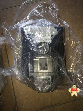 施耐德 电机 BSH0701T01A2A..BCH1302N12F1C 新的 没使用过 