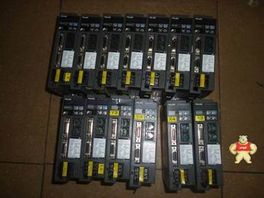 富士伺服器RYC401D3-VVT2....RYC201D3-VVT2 成色漂亮 