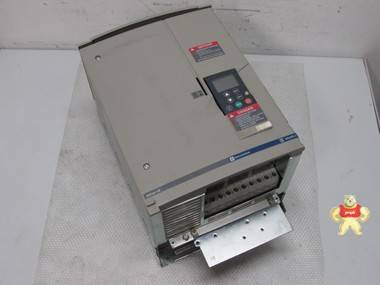 Telemecanique Altivar 58 ATV58HD12N4 10HP 7,5kW 400 V Top Zu 