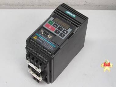 Siemens Micromaster Vector 6SE3214-0DA40 400V 4,00A 1500W Ne 