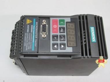 Siemens Micromaster Vector 6SE3214-0DA40 400V 4,00A 1500W Ne 