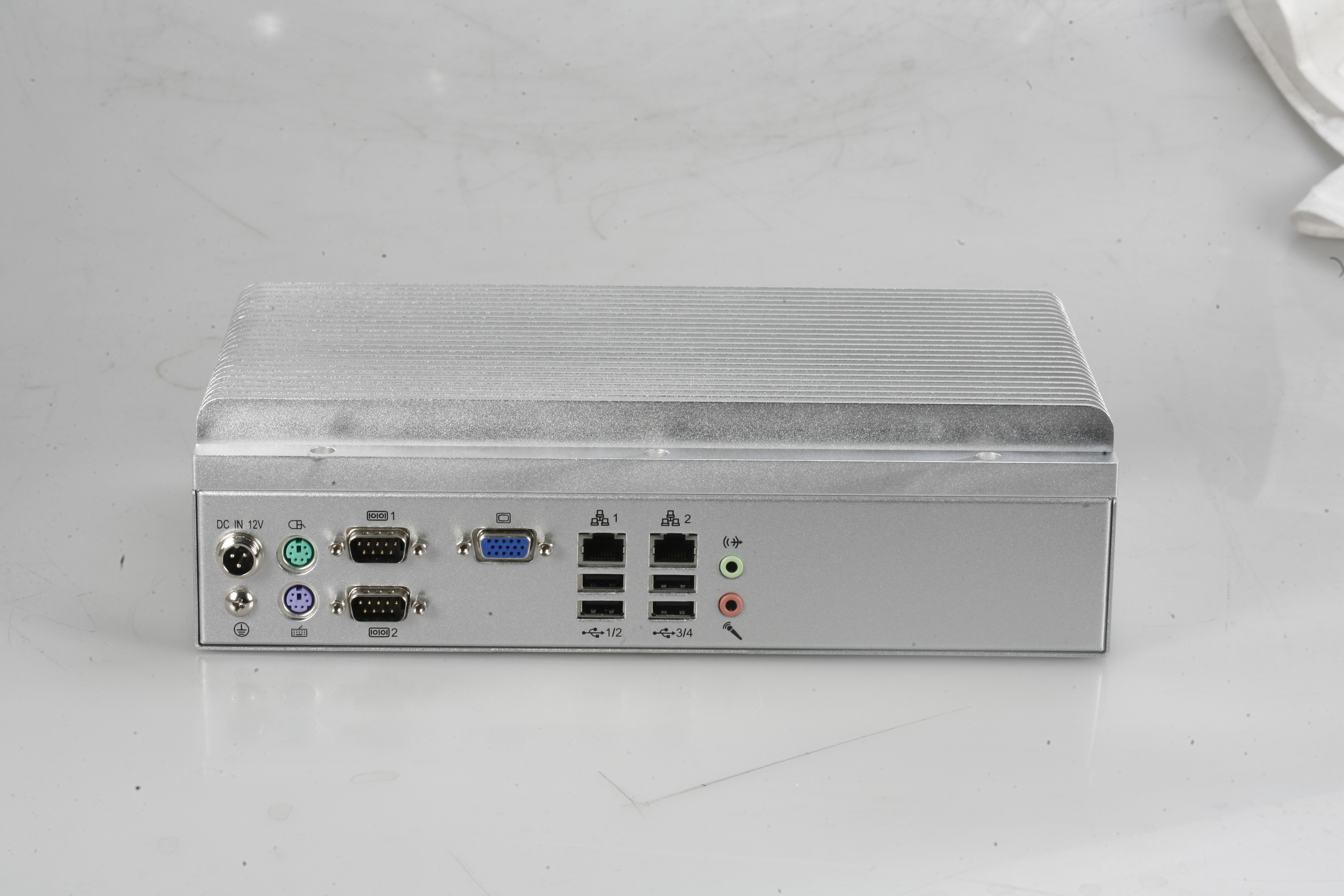 【研祥直营】MEC-7004低功耗高效能嵌入式工控机（整机）