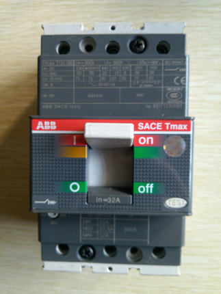 ABB塑壳断路器T4N250 PR222DS/P-LSI R100 FFCL 36KA 100A 3P