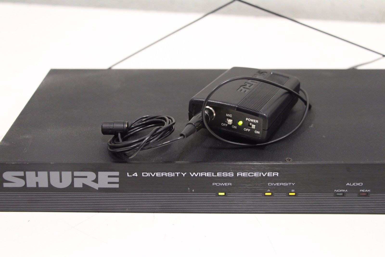 Shure Brothers L4-CE Marcad Diversity Wireless Receiver +Tra