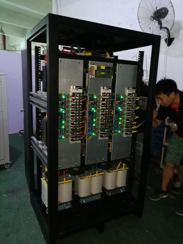 微电脑数控稳压器