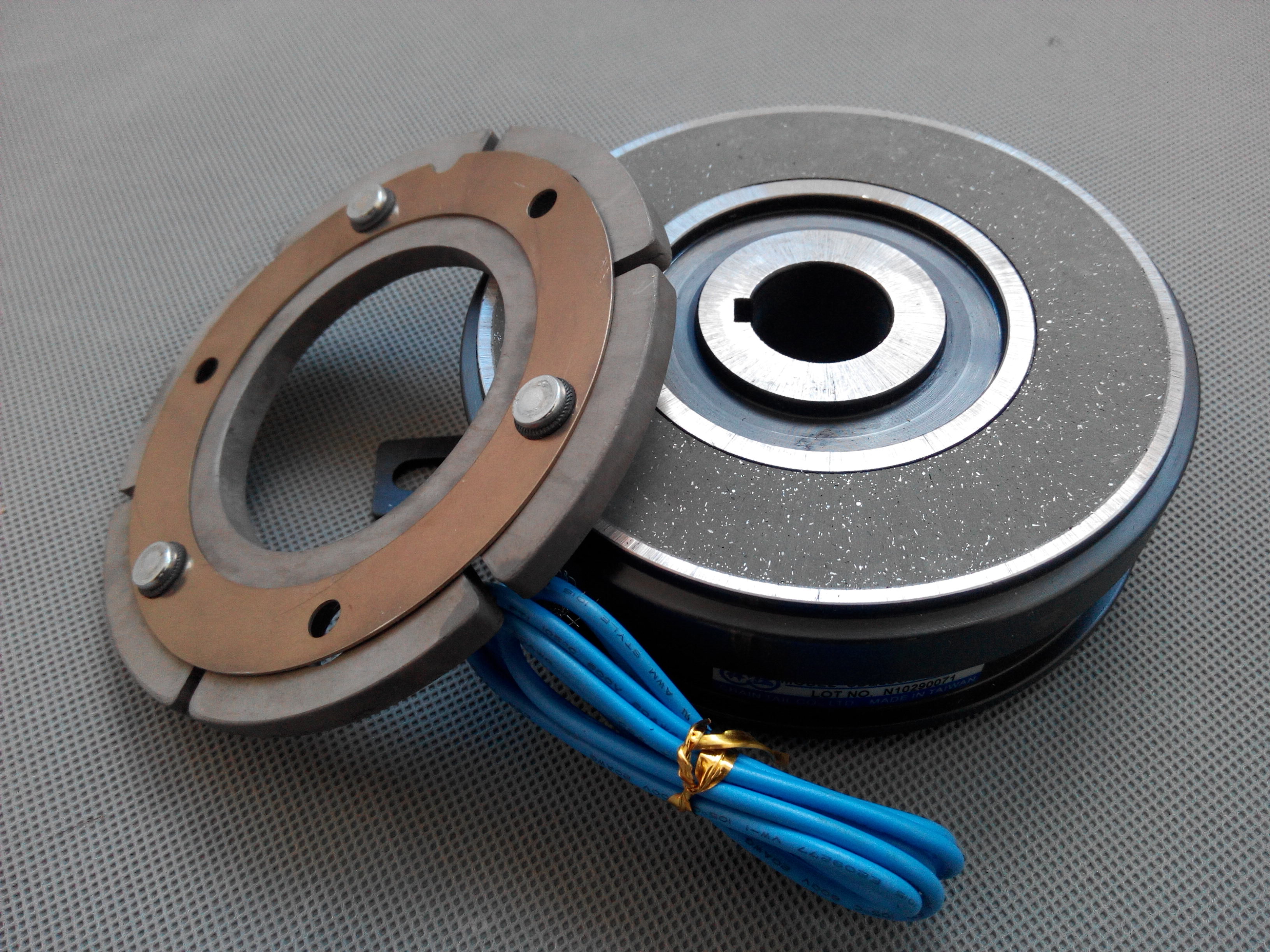 现货台湾仟岱 千代 cde2s5ad 内轴承挂式电磁离合器 dc24v 20w