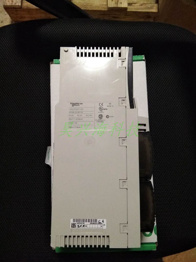 施耐德PLC 模块 140CPU67160 实物图片