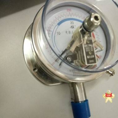 上海亦铎压力表厂  YXC-102BF   (径向带后边) 不锈钢电接点压力表 不锈钢电接点压力表,径向带边压力表,径向带边电接点压力表,上海亦铎电接点压力表