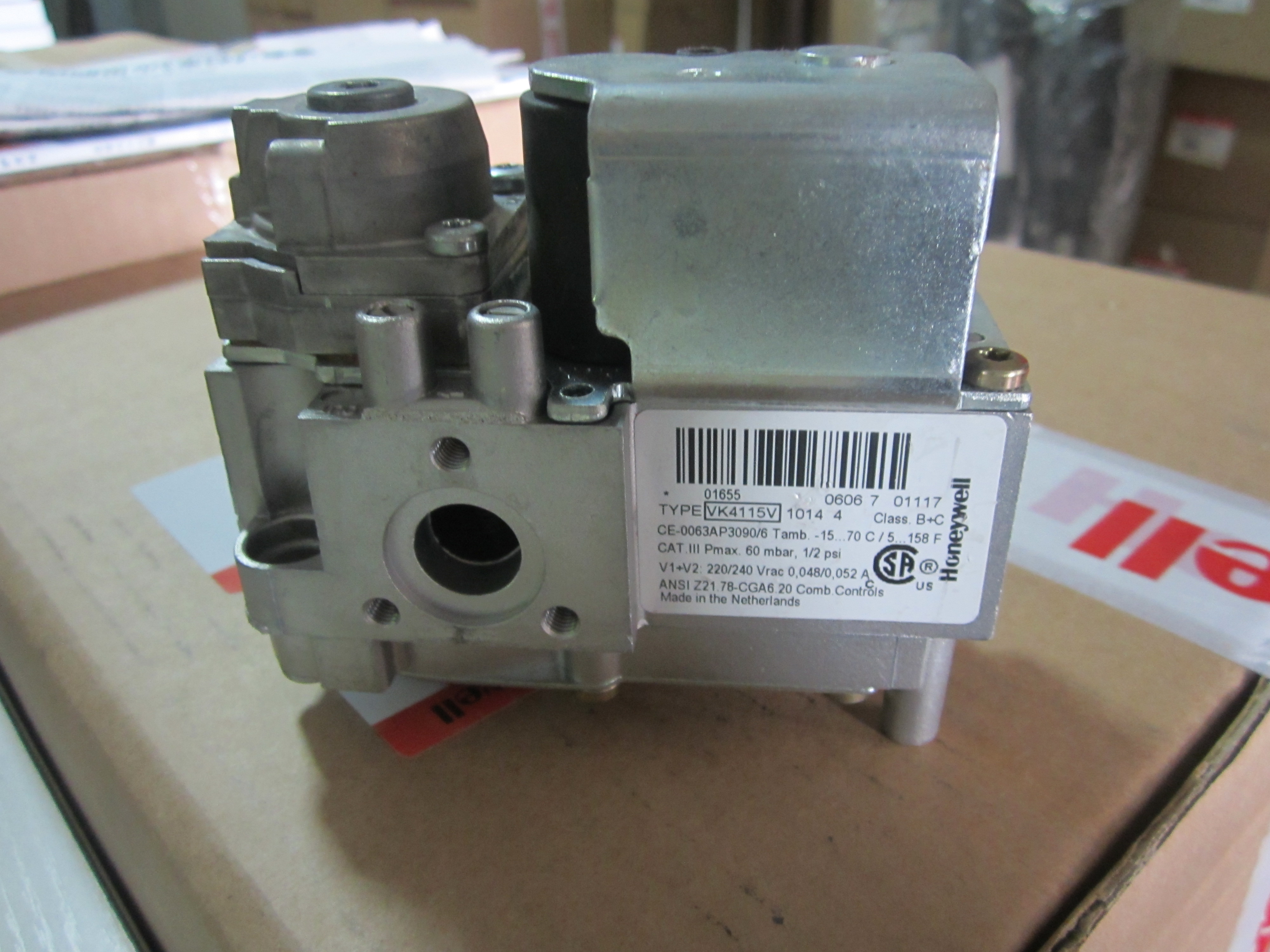 美国霍尼韦尔控制器S4966V2052B S4565A2019,S4565C1009,S4565TM1005,VK4105A1001,VK4105A1027