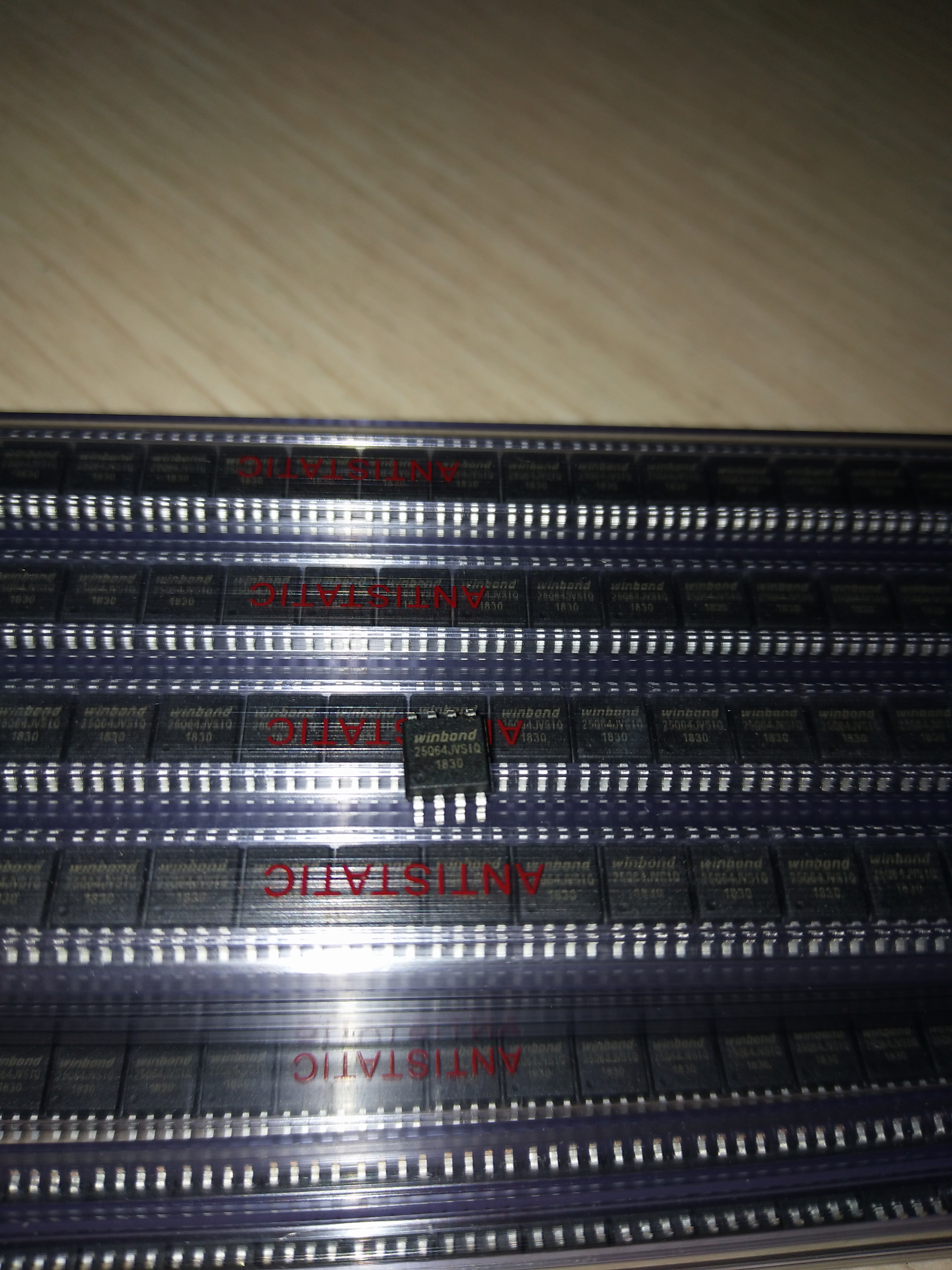 25Q64JVSIQ 全新原装现货WINBOND 封装SOP8