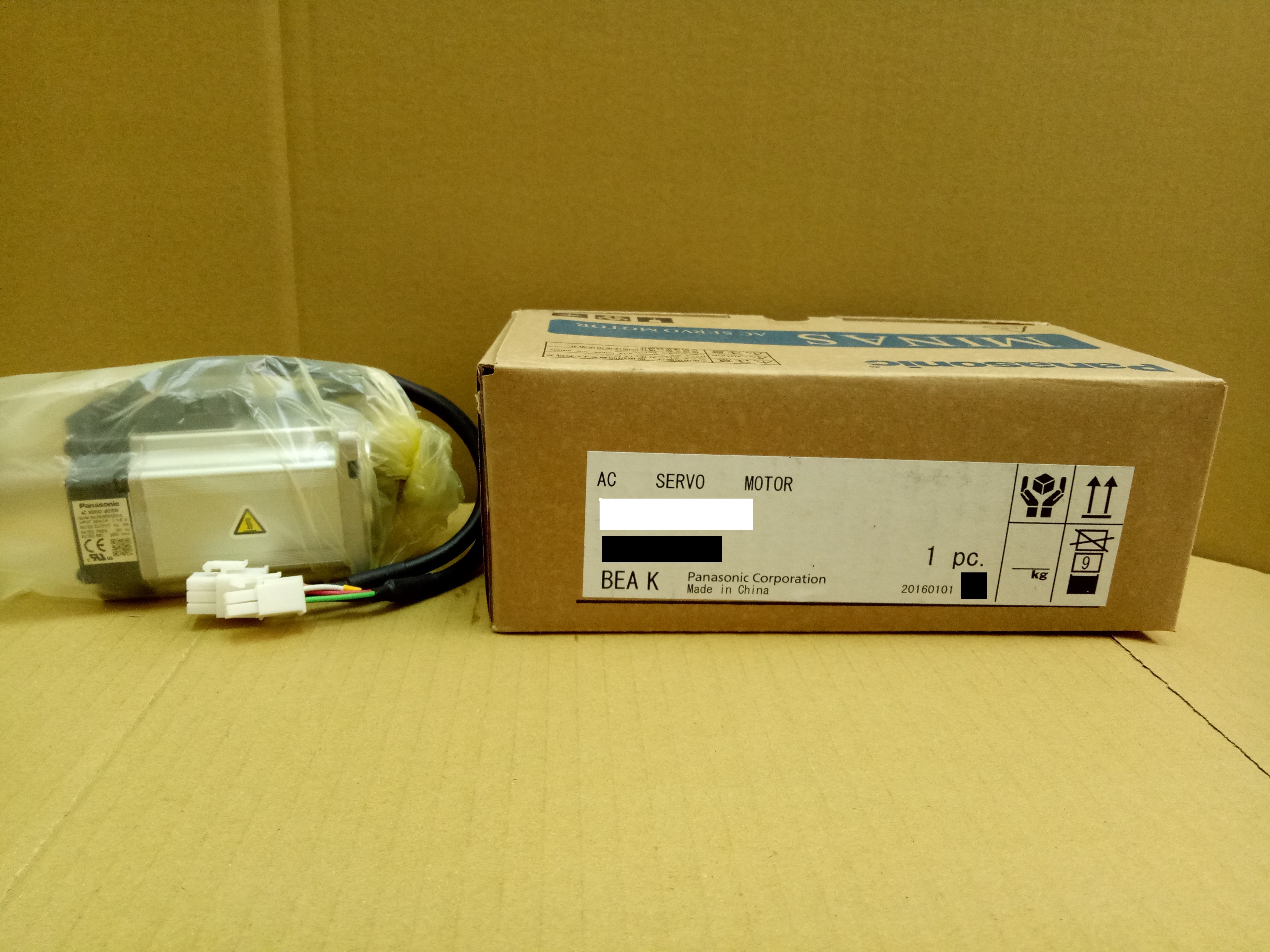 松下伺服电机Panasonic AC servo motor MSM012A1A