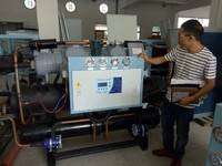 广东东莞厂家供应100HP螺杆式冷水机  水冷螺杆式冷水机  螺杆式冷冻机  工业冷冻机