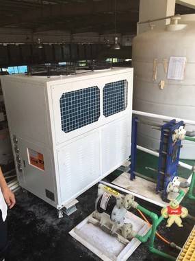 广东东莞厂家直销10HP 20HP 30HP 40HP风冷式冷水机 风冷箱式冷水机 风冷式冷冻机 冰水机 冷水机厂家 风冷式冷水机,风冷箱式冷水机,风冷式冷冻机,冷冻机,冷水机
