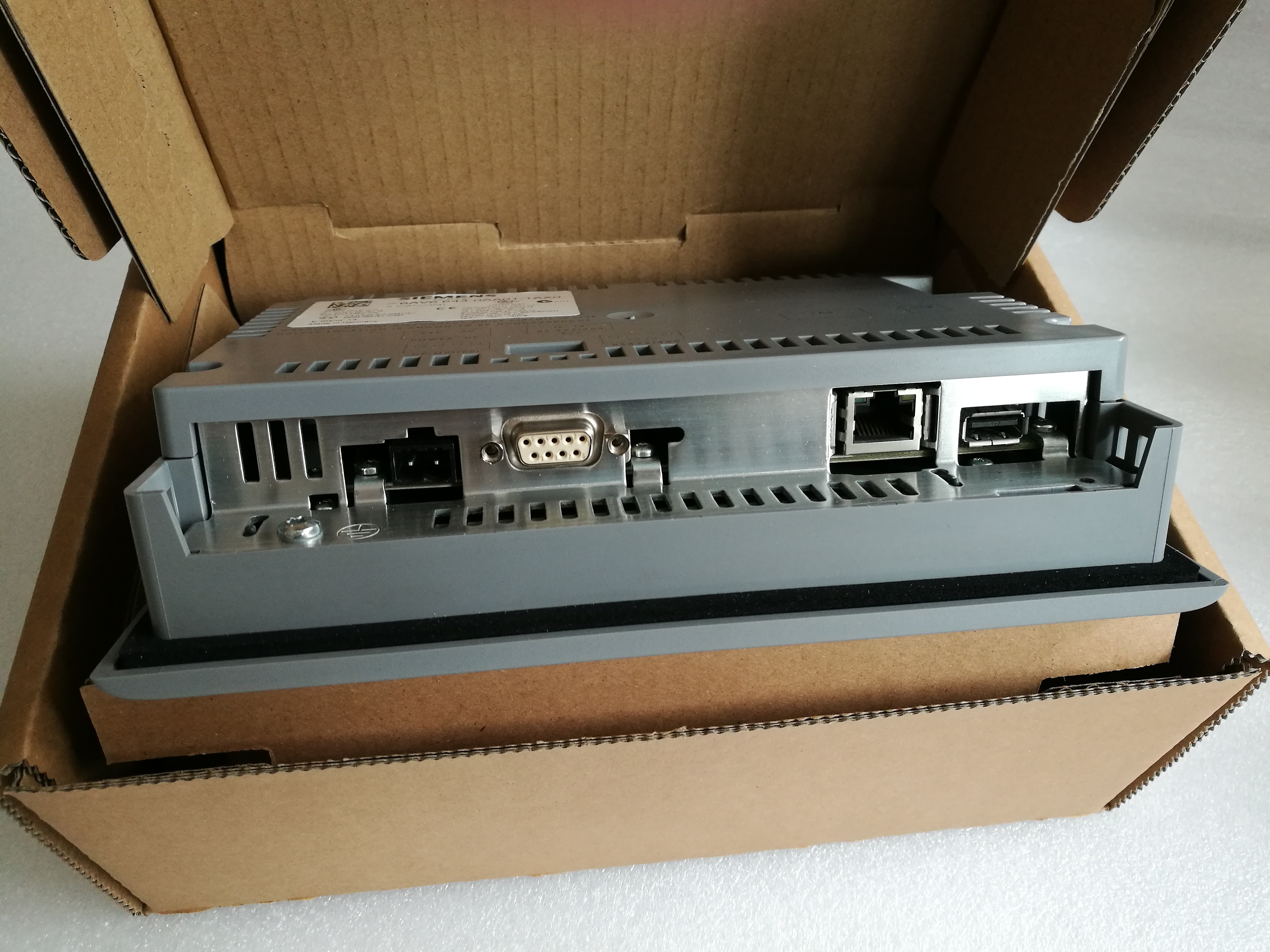 西门子 SIEMENS 触摸屏 6AV6643-0AA01-1AX0 现货 SIMATIC PANEL