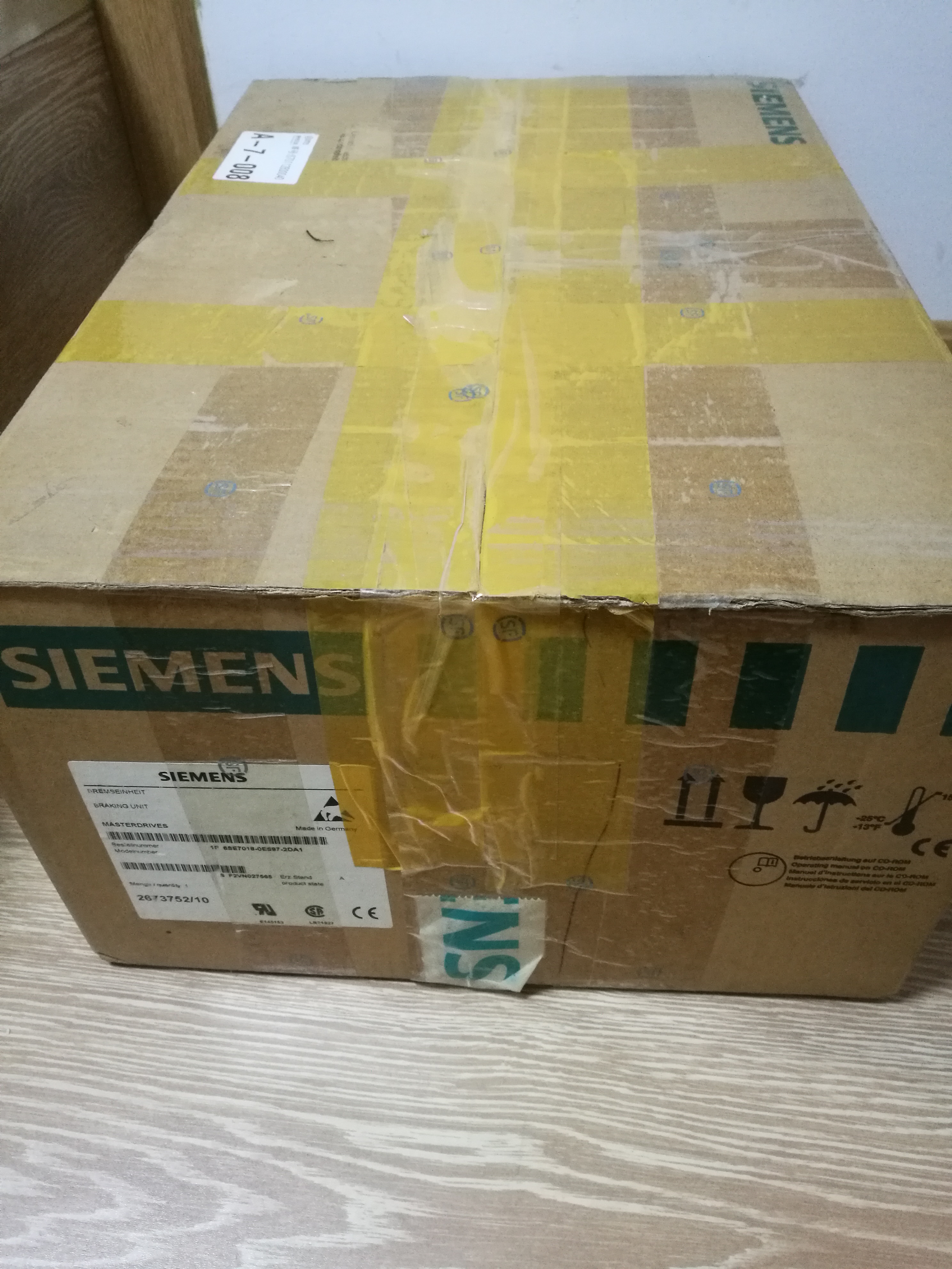 西门子SIEMENS制动单元6SE7018-0ES87-2DA1现货供应西门子,SIEMENS,制动单元,6SE7018-0ES87-2DA1,6SE7018-0ES87