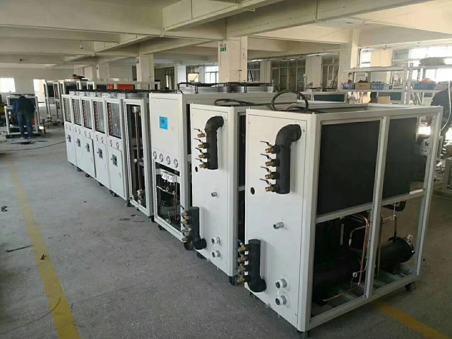 广东佛山厂家生产工业冷水机 风冷式冷水机 风冷箱式冷水机 风冷式冰水机 冷冻机 冷水机,工业冷水机,冷水机厂家,风冷式冷水机,冷冻机