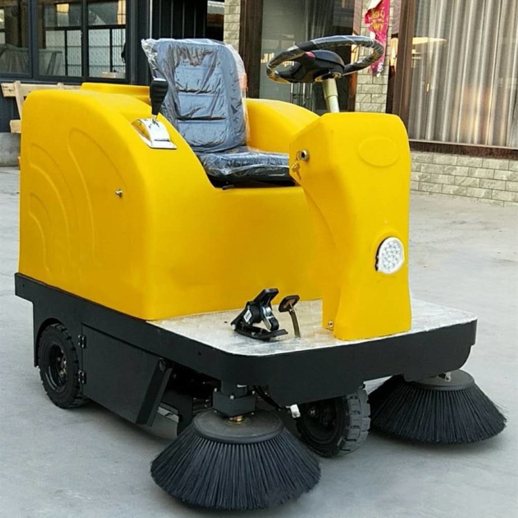 厂家直销清洁设备扫地车 物业学校医院可用经济型座驾扫地机 