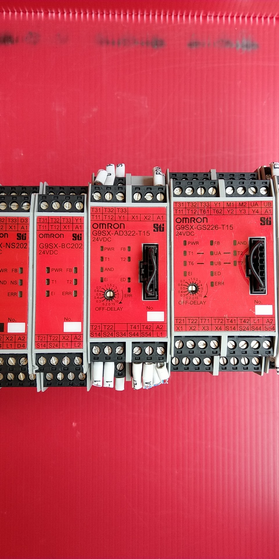 欧姆龙OMRON G9SX-BC202-RT24VDC 3W 二手 继电器