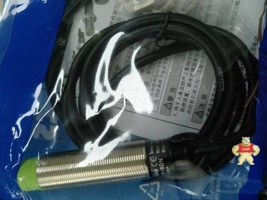 AUTONICS接近开关PRL18-8DNPNP常开型接近开关 