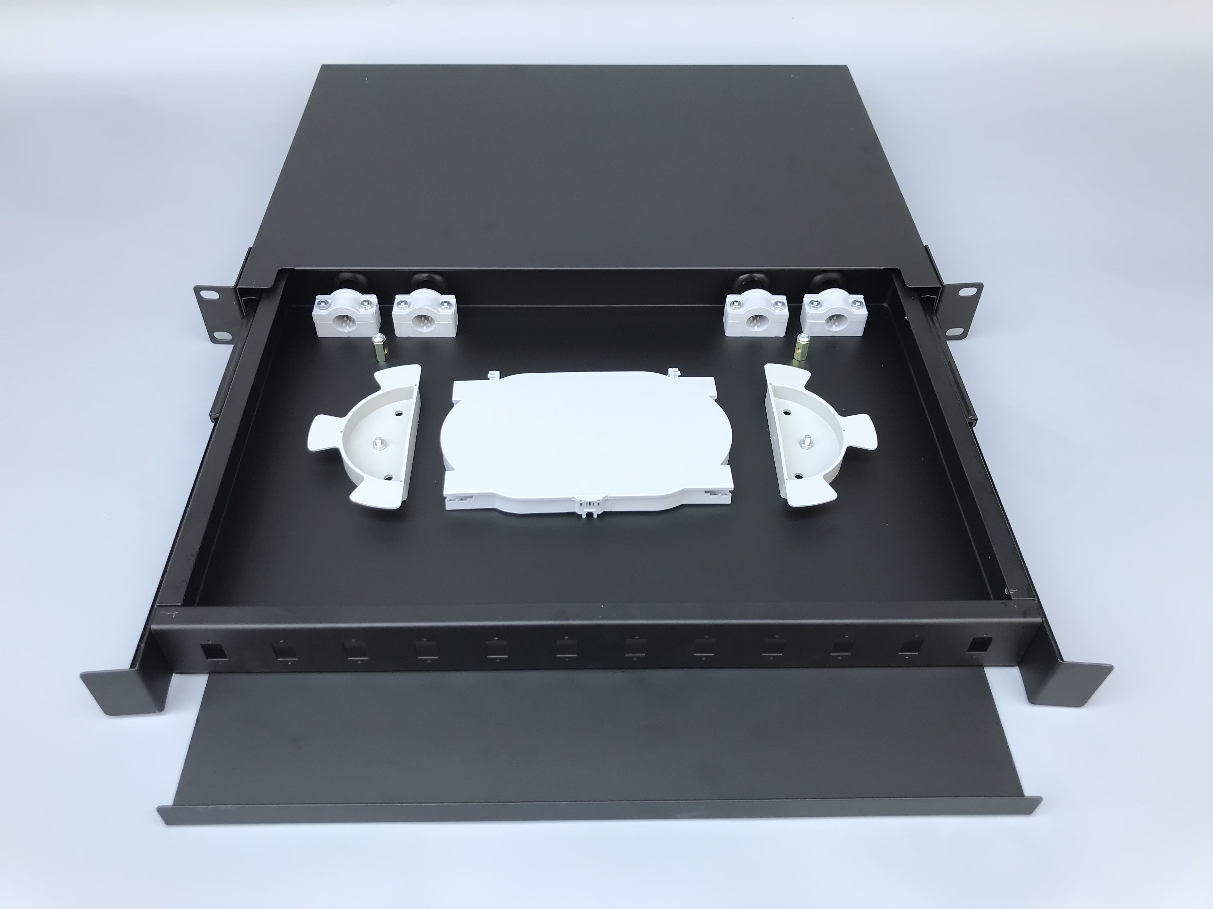 【昌泽通信主营】抽拉式光缆终端盒 光纤终端盒,壁挂式终端盒,机架式终端盒,抽拉式终端盒,光纤盒