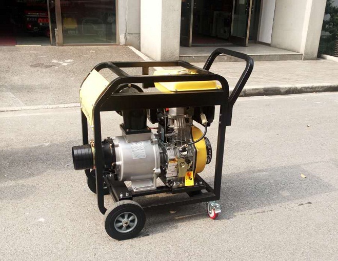 伊藤动力柴油抽水泵2寸3寸4寸6寸移动便携式防汛应急消防泵厂家直销​​​​​​​ 