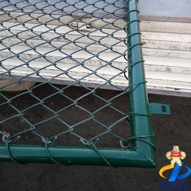 球场勾花护栏 学校围栏 操场安全防护网 框架护栏网 