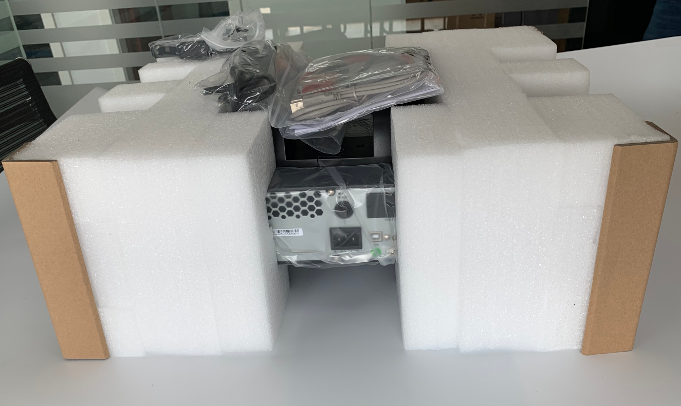 华为UPS电源 华为UPS2000-G-15KRTL 15KVA/13.5KW机架式UPS电源外接蓄电池384V电压原装