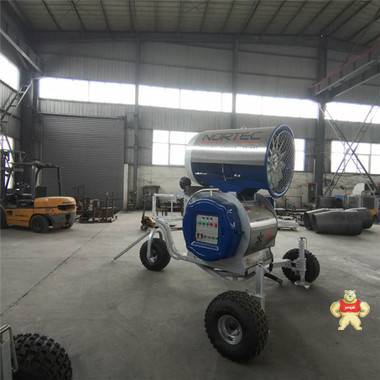 造雪量大雪質優(yōu)廠家 對環(huán)境污染少選小型人工造雪機 