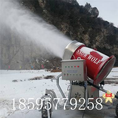 國(guó)產(chǎn)造雪機(jī)多少錢(qián)一臺(tái) 一小時(shí)出雪量高制雪機(jī) 