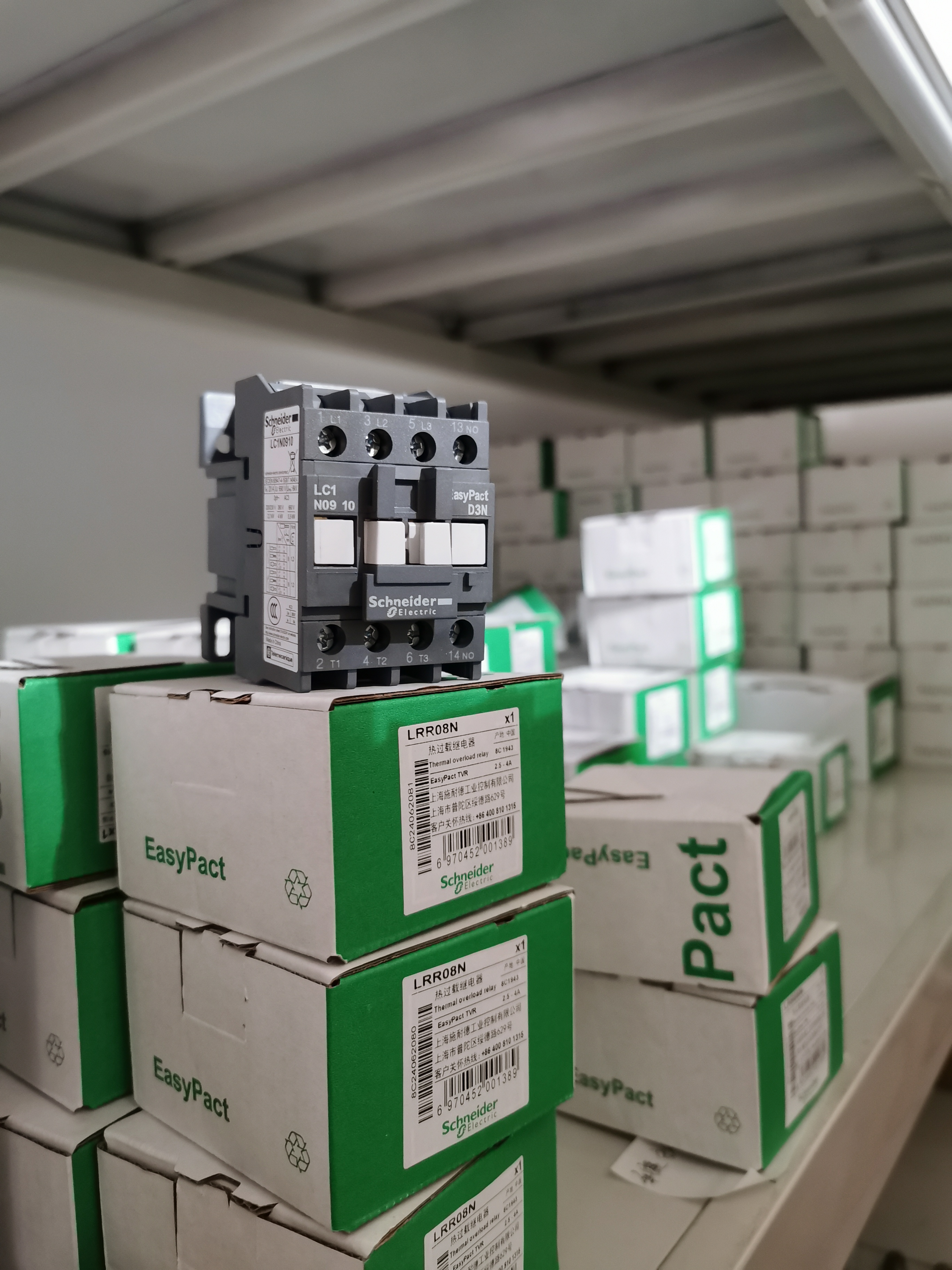 施耐德三级交流接触器12A