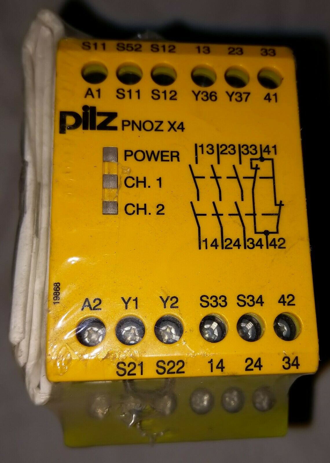 Pilz 774730 pnoz x4 24vdc 3n/o 1n/c 模块安全继电器 
