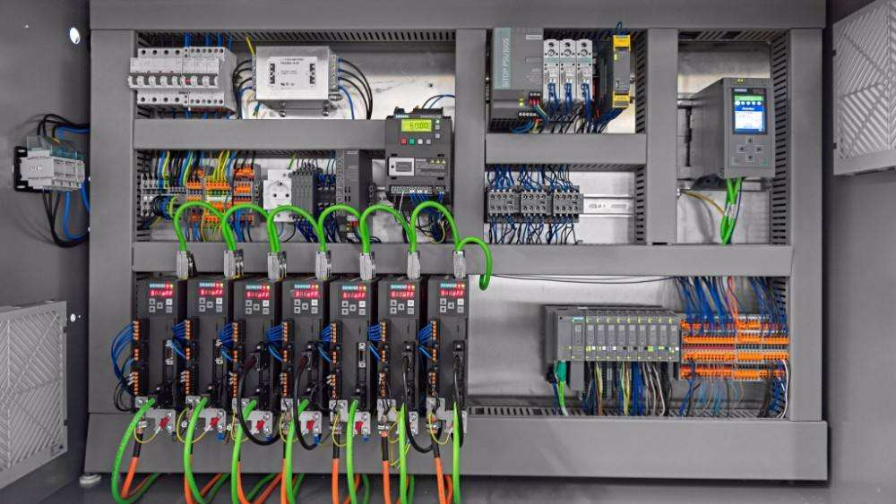 西门子V90抱闸电缆 6FX3002-5BK02-1CA0 20m 用于0.05~1kW电机 含接头 抱闸电缆,用于0.051kW电机,低惯量,含接头,20m