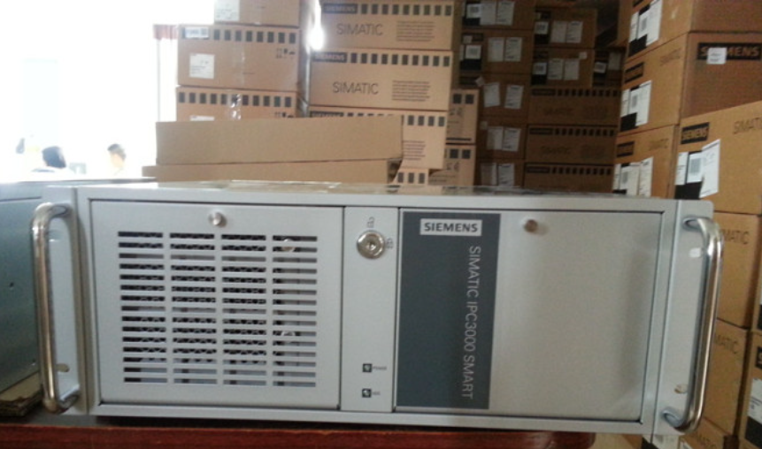 西门子工控机 SIMATIC IPC3000 SMART V2 6AG4010-5AA22-0XX5 机架式 PC 19 IPC3000 SMART V2,机架式 PC,19寸,奔腾双核处理器 G3260,双通道