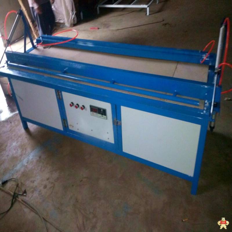 亞克力PVC水循環(huán)弧形折彎機專業(yè)生產(chǎn) 亞克力PVC水循環(huán)弧形折彎機,水循環(huán)折彎機,PVC折彎機,弧形折彎機,亞克力折彎機